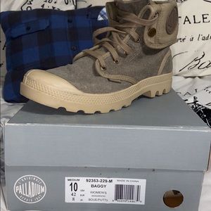 BRAND NEW Palladium Lace-Up Boots